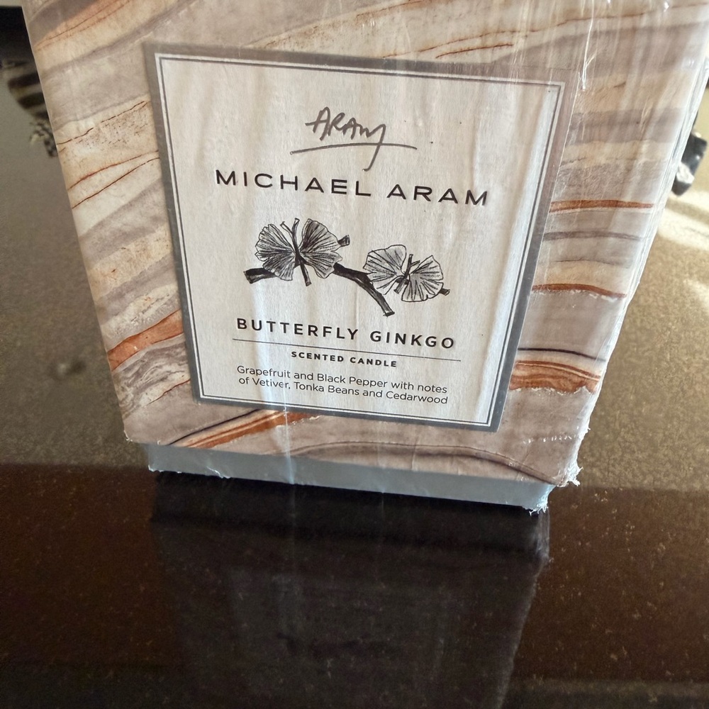 Michael Aram Butterfly Gingo scented candle - Picture 8 of 11